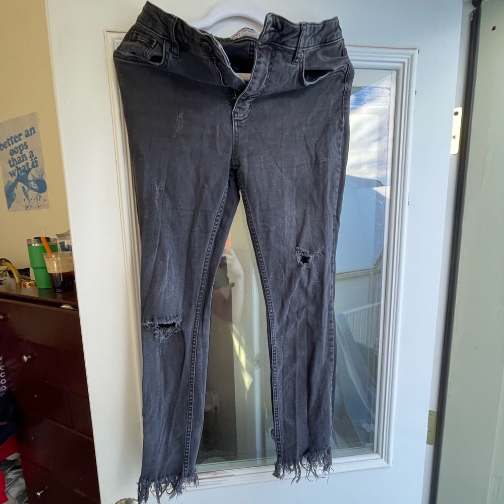 Free people size 28 black distressed jeans